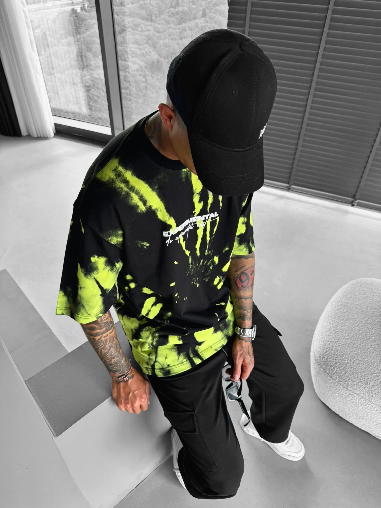Oversize Experimental T-shirt - Black and Green